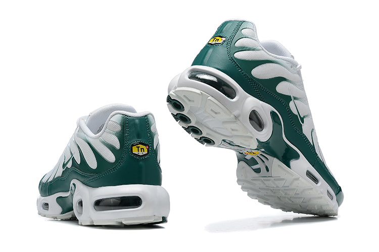 Tênis Air Max Plus TN x Lacoste Masculino