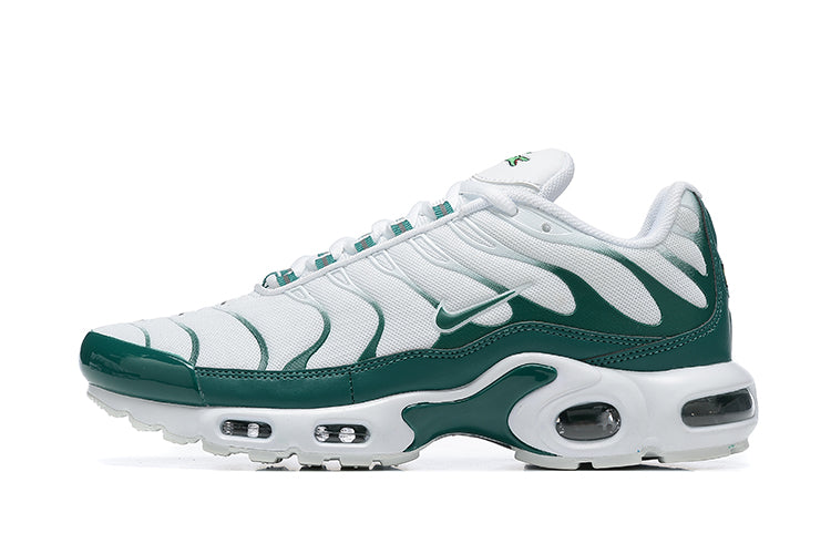 Tênis Air Max Plus TN x Lacoste Masculino