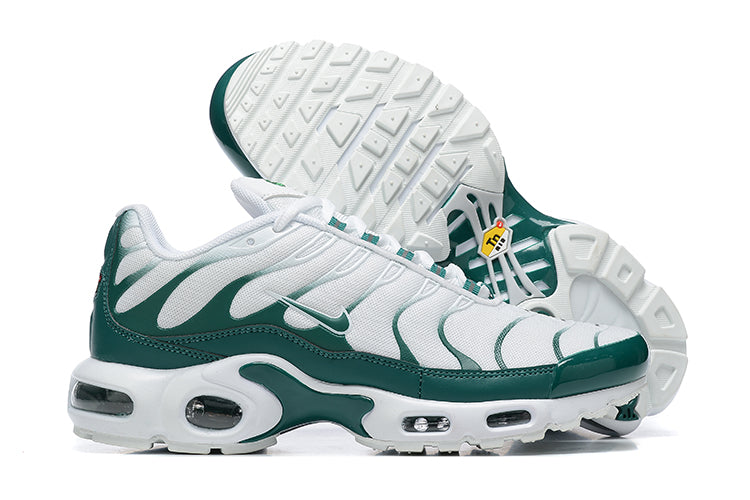 Tênis Air Max Plus TN x Lacoste Masculino