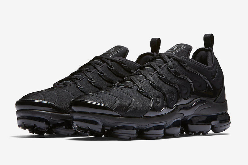 Tênis Nike VaporMax Plus Triple Black