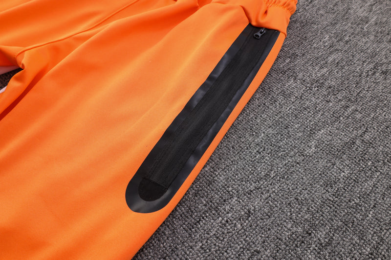 Nike Tech Fleece Laranja e Branco