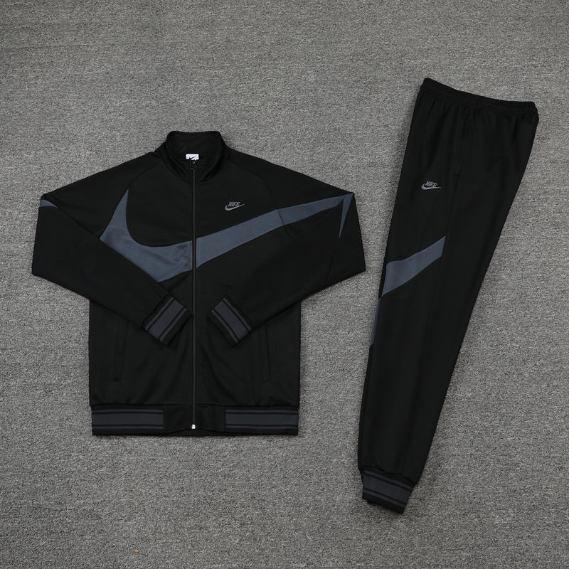 Conjunto Nike Big Smoksh Preto e Cinza