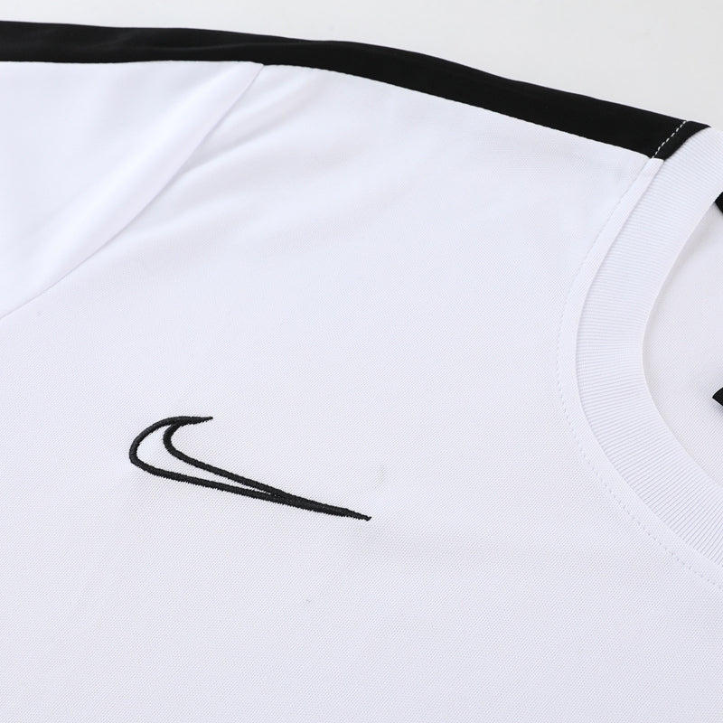 Kit Camisa e Short Nike  Dri-Fit Branco e Preto