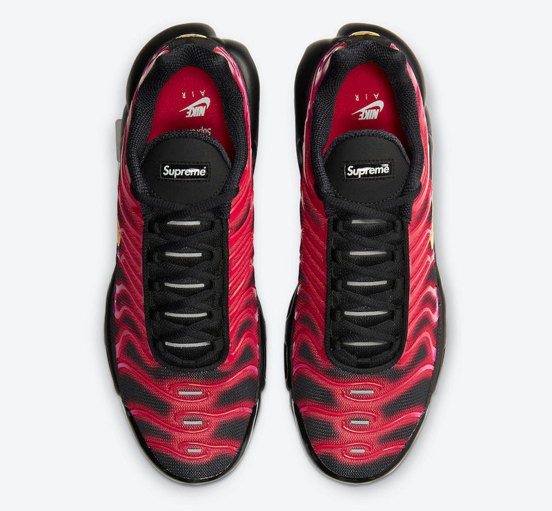 Tênis Supreme x Nike Air Max Plus TN