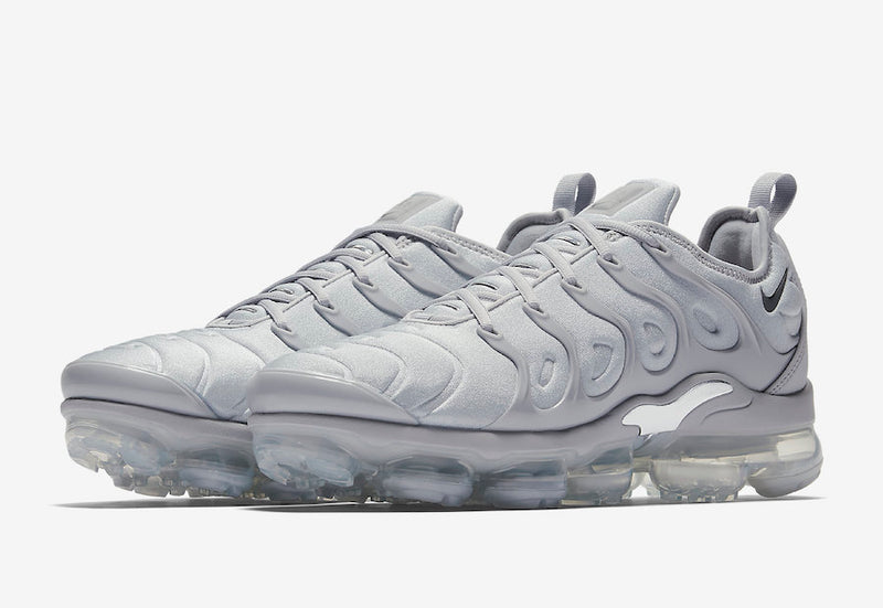 Tênis Nike VaporMax Plus Cinza