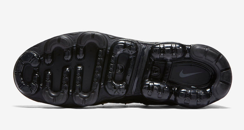 Tênis Nike VaporMax Plus Triple Black