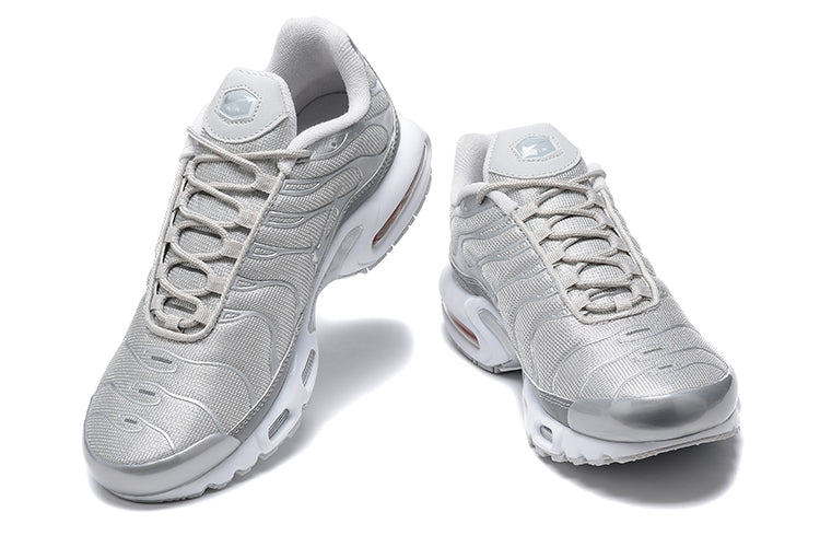 Tênis Air Max Plus "Metallic Silver" Masculino