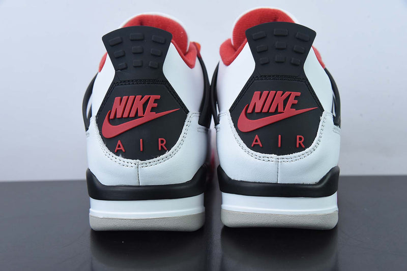 Nike Air Jordan Retro "Fire Red"